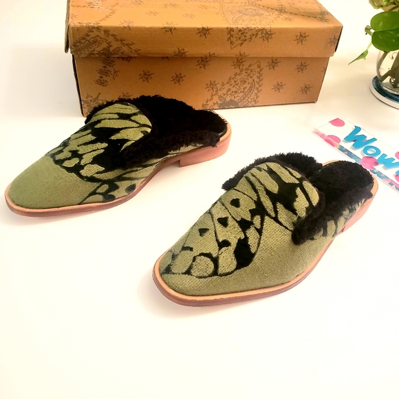 FREE PEOPLE New FP Cozy Winter Faux Fur Mules Flat - Picture 4 of 12